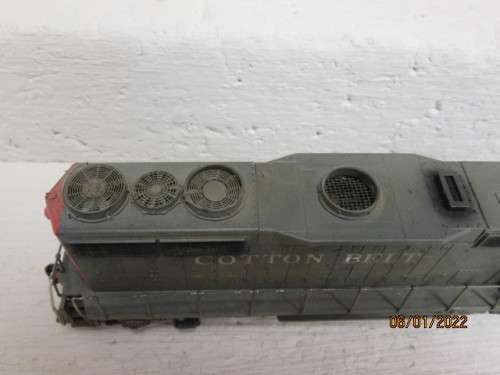 HO SCALE: ATHEARN : COTTON BELT DIESEL LOCOMOTIVE - DCC - BOXED