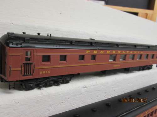 HO SCALE: BACHMANN : PENNSYLVANNIA COACHES - X3 - BOXED