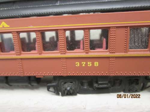 HO SCALE: BACHMANN : PENNSYLVANNIA COACHES - X3 - BOXED