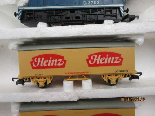 OO SCALE : LIMA : BR FREIGHT TRAIN SET - BOXED