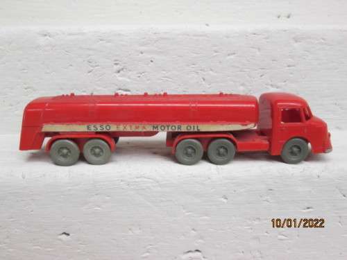 HO / OO SCALE : ESSO EXTRA MOTOR OIL - ROAD TRUCK TANKER