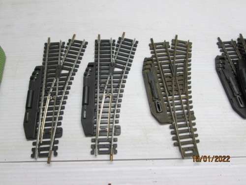 HO / OO SCALE : LARGE AMOUNT OF LIMA TRACK - 169 PIECES - 3 BEER BOXES