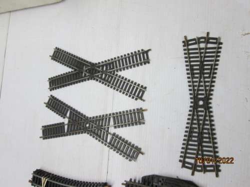 HO / OO SCALE : LARGE AMOUNT OF LIMA TRACK - 169 PIECES - 3 BEER BOXES