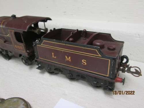 O SCALE : HORNBY : CLOCKWORK LOCOMOTIVE + X2 COACHES - ROYAL SCOTT SET