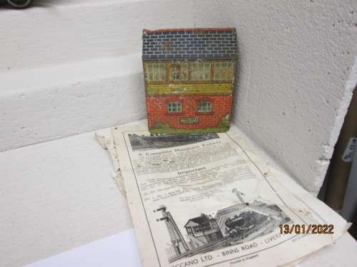 O SCALE : HORNBY : CLOCKWORK LOCOMOTIVE + X2 COACHES - ROYAL SCOTT SET