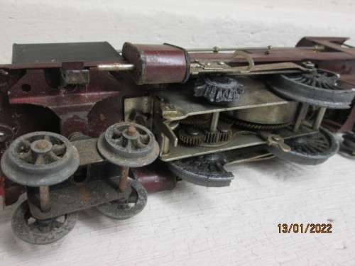 O SCALE : HORNBY : CLOCKWORK LOCOMOTIVE + X2 COACHES - ROYAL SCOTT SET