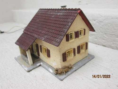 HO SCALE : FALLER : HOUSE