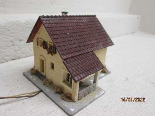 HO SCALE : FALLER : HOUSE