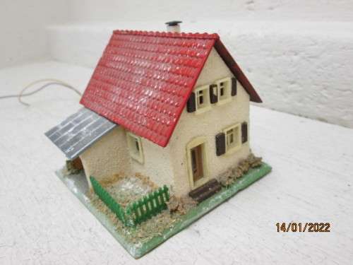 HO SCALE : FALLER : HOUSE