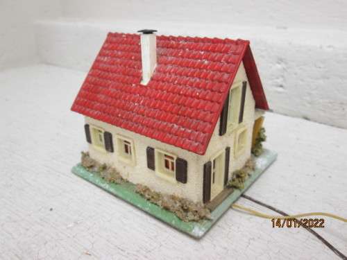 HO SCALE : FALLER : HOUSE
