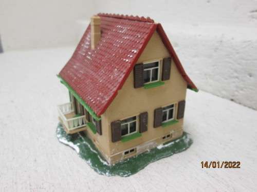 HO SCALE : FALLER : HOUSE