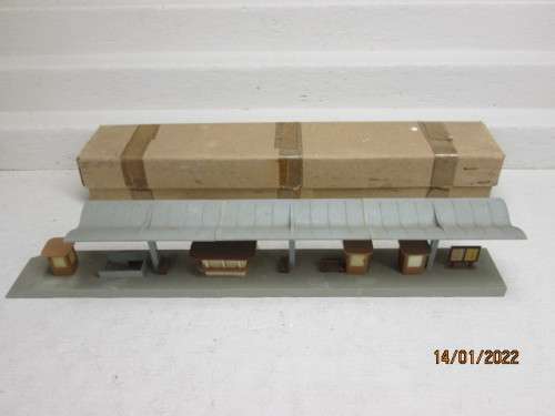 HO / OO SCALE : KIBRI : STATION PLATFORM WITH CANOPY - BOXED