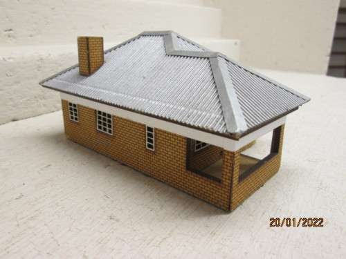 HO SCALE : SAR : HOUSE
