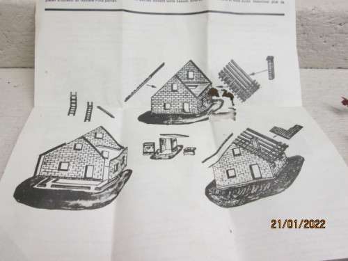N SCALE : POLA : HOUSES X2 - UNDER CONSTRUCTION