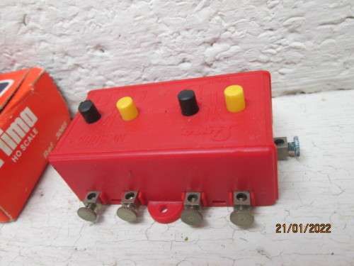 HO SCALE : LIMA : X2 POINT SWITCHES + X1 CONNECTOR