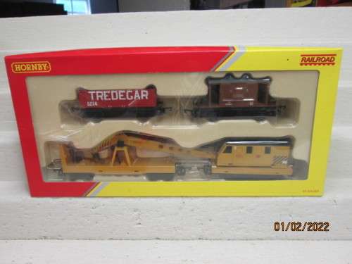 OO SCALE: HORNBY : BREAKDOWN CRANE PACK - BOXED