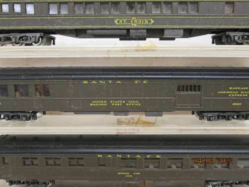 N SCALE : ATLAS : SANTE FE COACHES - X4 - BOXED