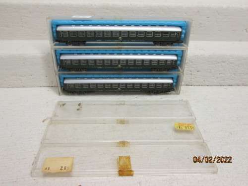 N SCALE : ATLAS : DB COACHES - X3 - BOXED