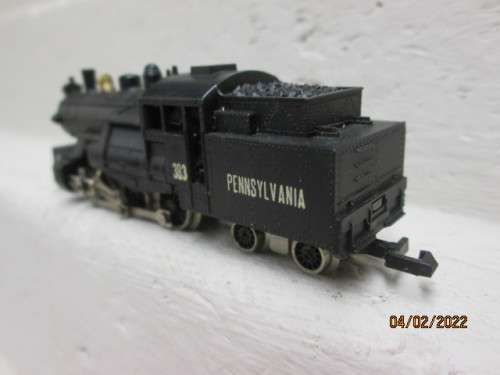 N SCALE : PENNSYLVANNIA 2-6-4 STEAM LOCOMOTIVE