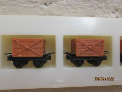 N SCALE : TRIX : X6 SMALL GOODS WAGONS - SAR - BOXED
