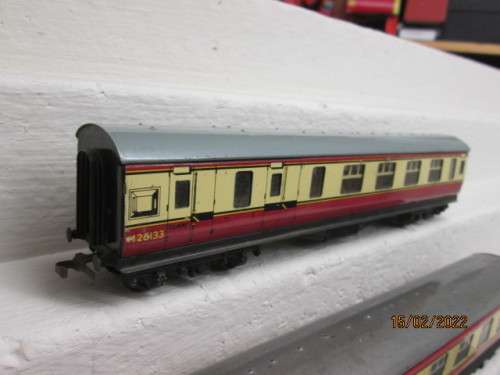 OO SCALE : HORNBY DUBLO COACHES - X3