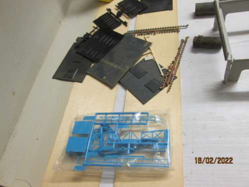 OO SCALE : BUILDING SCRAPYARD