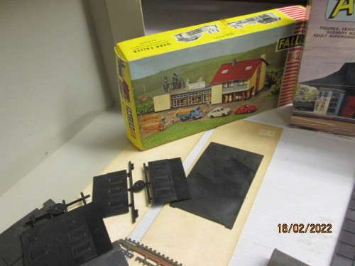 OO SCALE : BUILDING SCRAPYARD