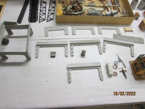 OO SCALE : BUILDING SCRAPYARD