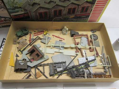 OO SCALE : BUILDING SCRAPYARD