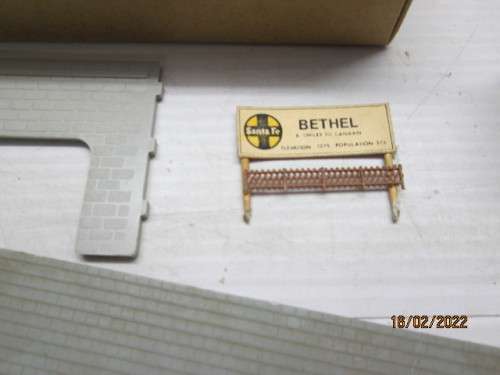 OO SCALE : BUILDING SCRAPYARD