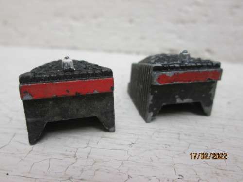 HO / OO SCALE : RAILWAY ACCESSORIES - X3