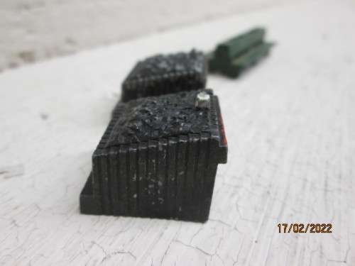 HO / OO SCALE : RAILWAY ACCESSORIES - X3