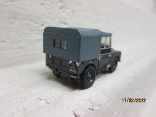 OO SCALE : OXFORD MODELS : SWB LANDROVER - DARK BLUE