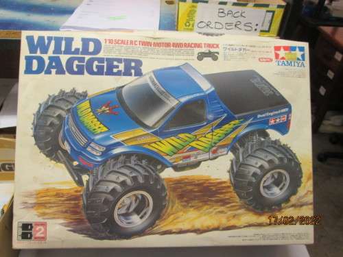 1:10 SCALE : TIMAYA : WILD DAGGER TRUCK + MONSTER BEETLE