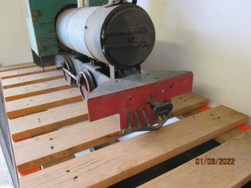 LARGE STEAM LOCOMOTIVE MODEL