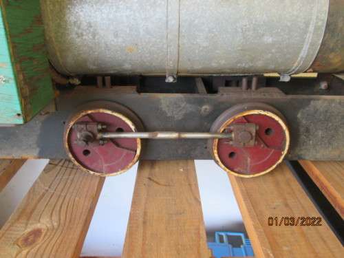 LARGE STEAM LOCOMOTIVE MODEL