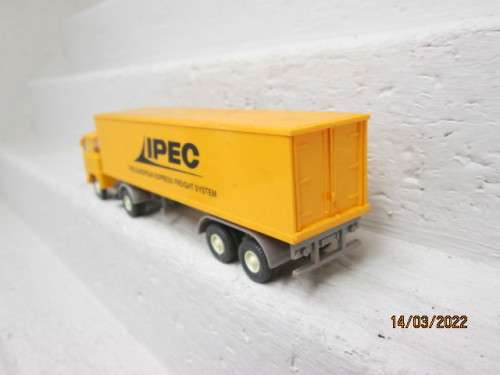 HO SCALE : WIKING : SCANIA ROAD TRUCK - IPEC