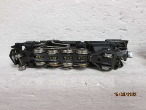 N SCALE : 2-8-2 STEAM LOCOMOTIVE