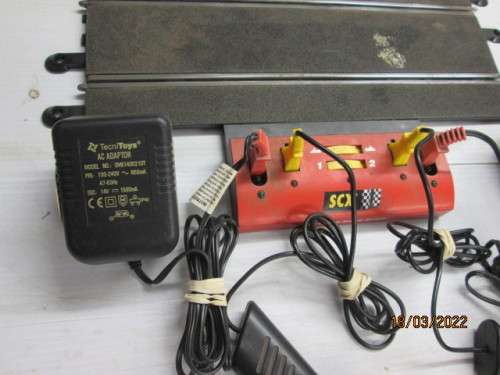 1: 32 SCALE : SCX TRACK TRANSFORMER AND CONTROLLERS