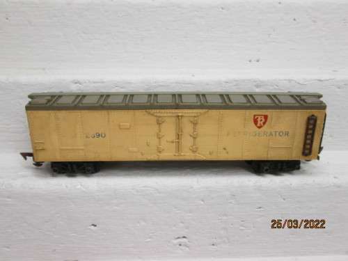 OO SCALE : TRIANG : REFRIDGERATION WAGON