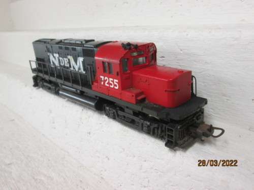 HO SCALE : LIMA : N DE M DIESEL LOCOMOTIVE