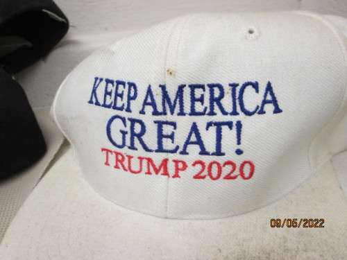 LARGE AMOUNT OF AMERICAN MEMORABELIA