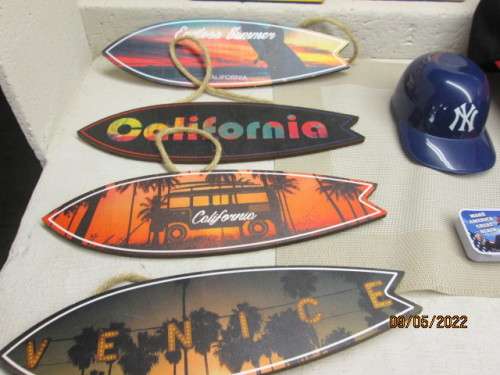 LARGE AMOUNT OF AMERICAN MEMORABELIA