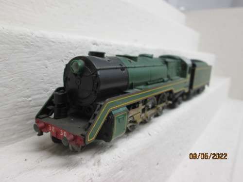 HO SCALE : LIMA : AUSTRALIAN 4-6-2 STEAM LOCOMOTIVE