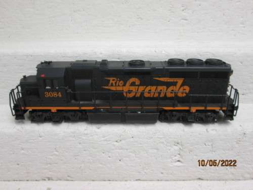 HO SCALE : ATLAS : GP40 RIO GRANDE DIESEL LOCOMOTIVE