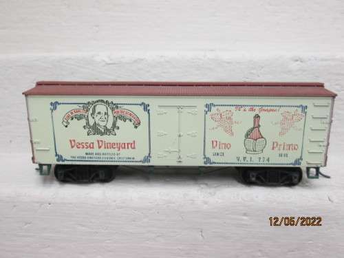 HO SCALE : ROUNDHOUSE : 36 FOOT OLD STLE VESSA WINE YARD BOX CAR - BOXED
