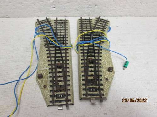 HO SCALE : MARKLIN : M-TRACK - LEFT + RIGHT ELEC POINTS - BOXED