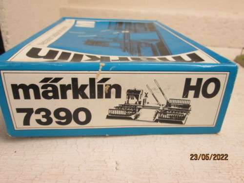 HO SCALE : MARKLIN : M-TRACK - RAILCROSSING - BOXED