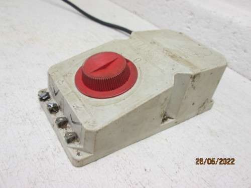 HO SCALE : LIMA : CONTROLLER / TRANSFORMER