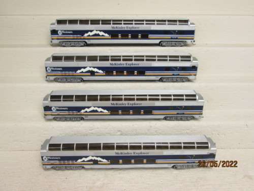 HO SCALE : BACHMANN : McKINLEY EXPLORER DOUBLE DEKKER COACHES - X4